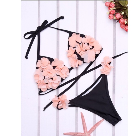 🎉 Two Piece Flower Mini Black Bikini - Picture 3 of 7